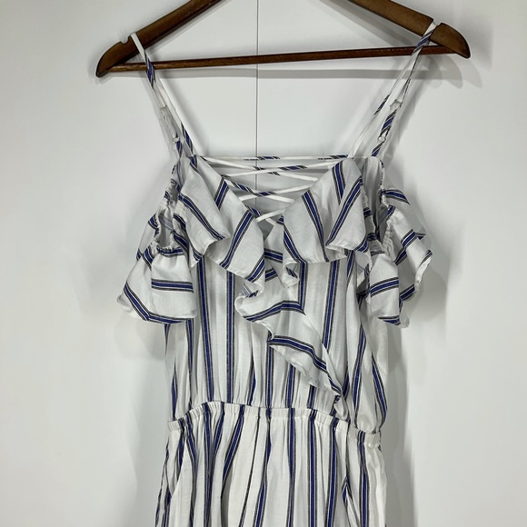 Le Lis romper crisscross ruffled cinched waist cold shoulder strap blue white SM - Picture 2 of 11
